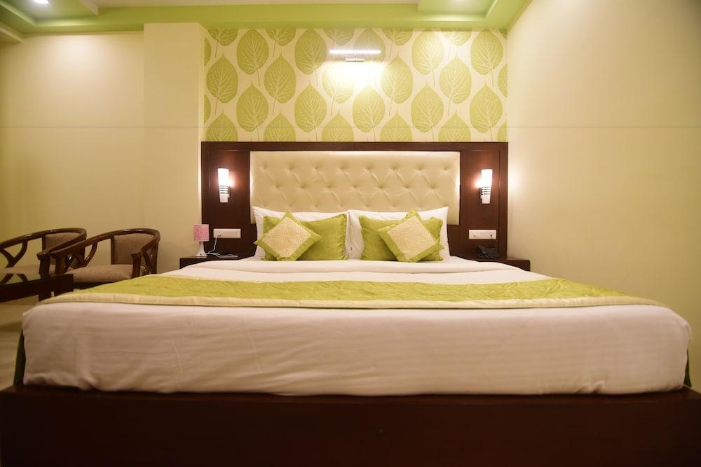 Hotel Varanasi Inn Экстерьер фото