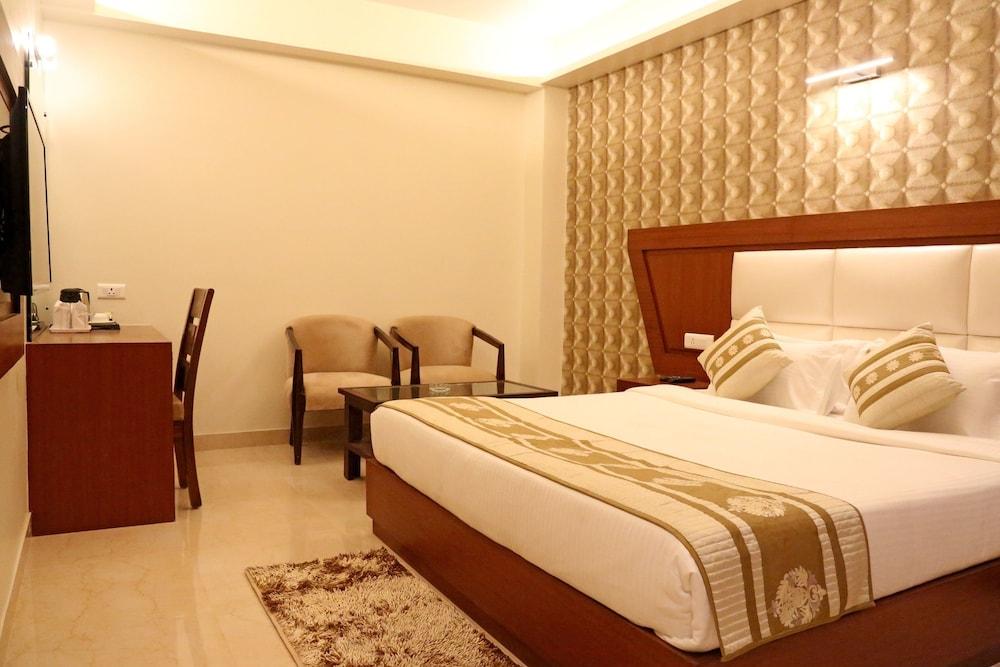 Hotel Varanasi Inn Экстерьер фото