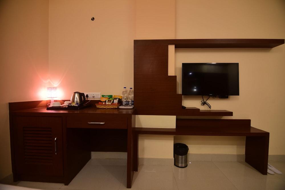 Hotel Varanasi Inn Экстерьер фото