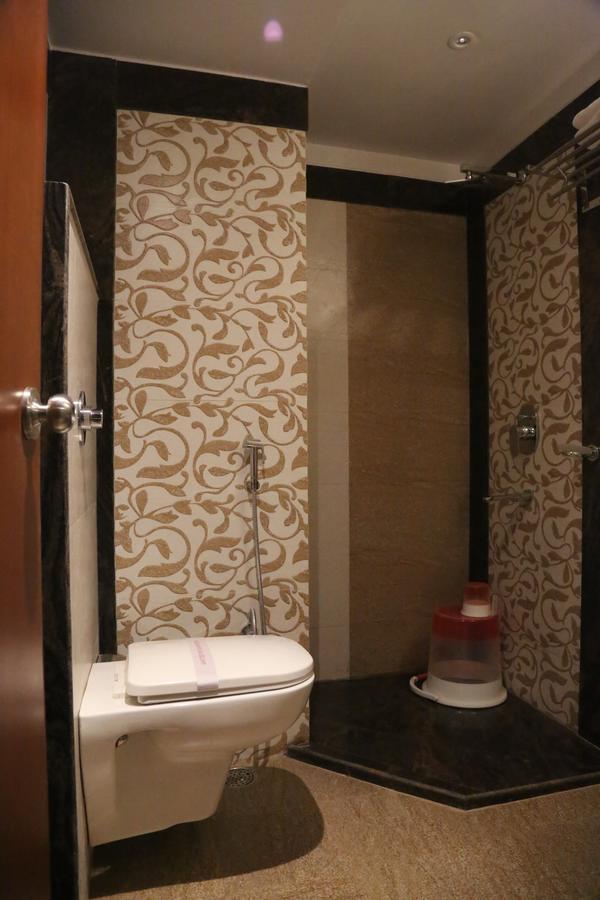 Hotel Varanasi Inn Экстерьер фото