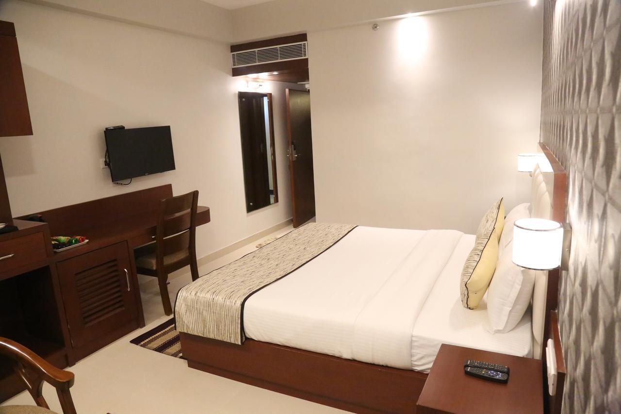 Hotel Varanasi Inn Экстерьер фото