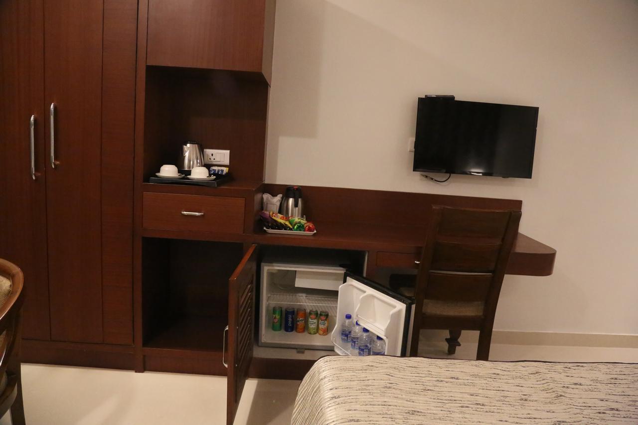 Hotel Varanasi Inn Экстерьер фото