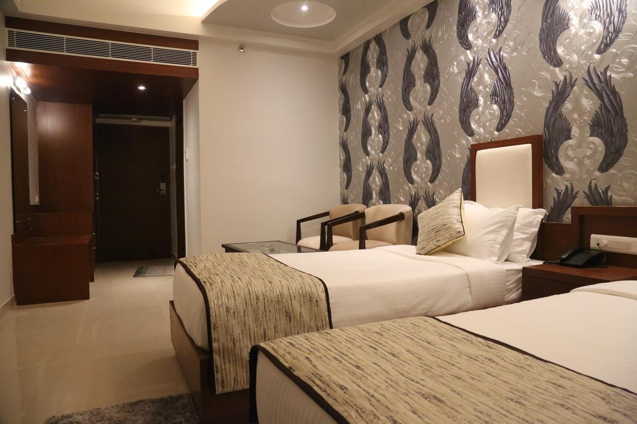 Hotel Varanasi Inn Экстерьер фото