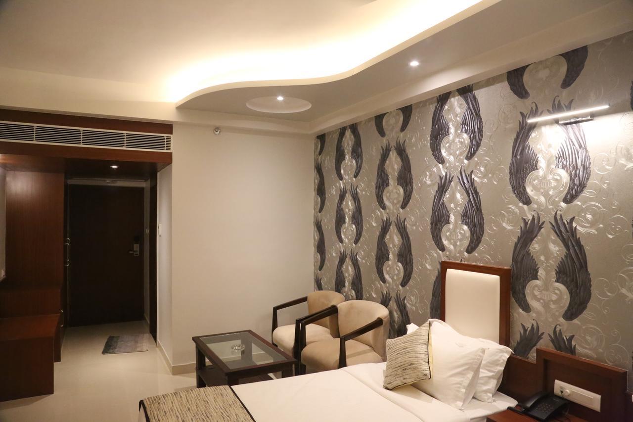 Hotel Varanasi Inn Экстерьер фото