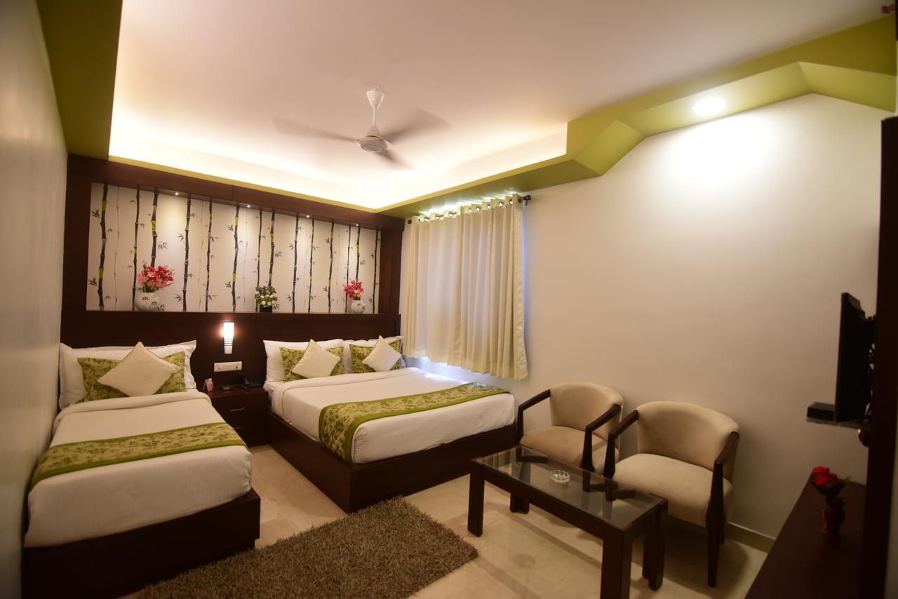 Hotel Varanasi Inn Экстерьер фото