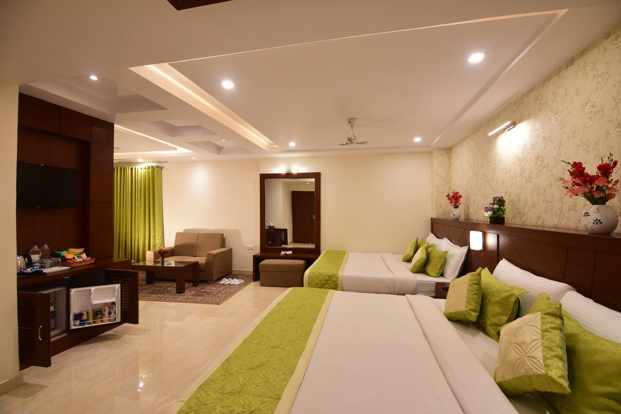 Hotel Varanasi Inn Экстерьер фото