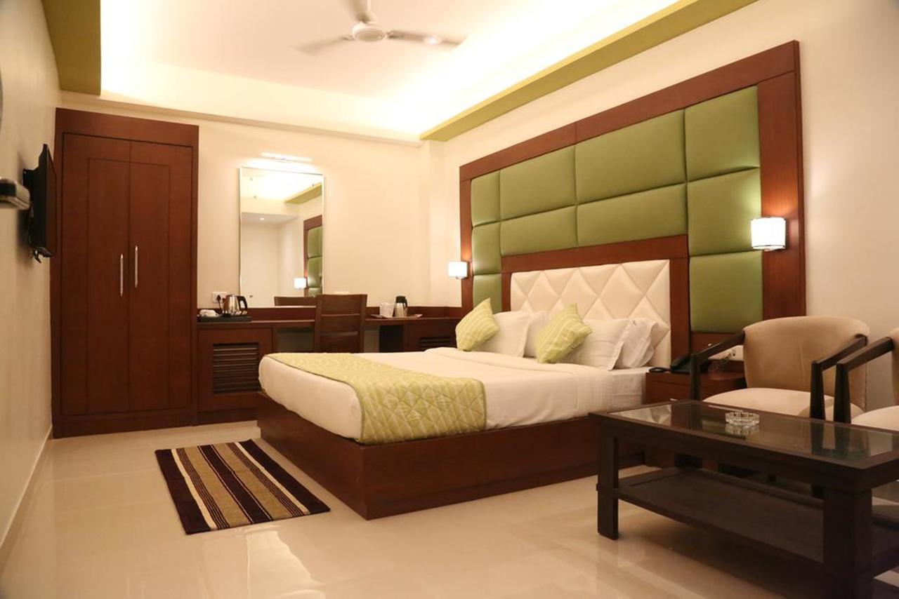 Hotel Varanasi Inn Экстерьер фото